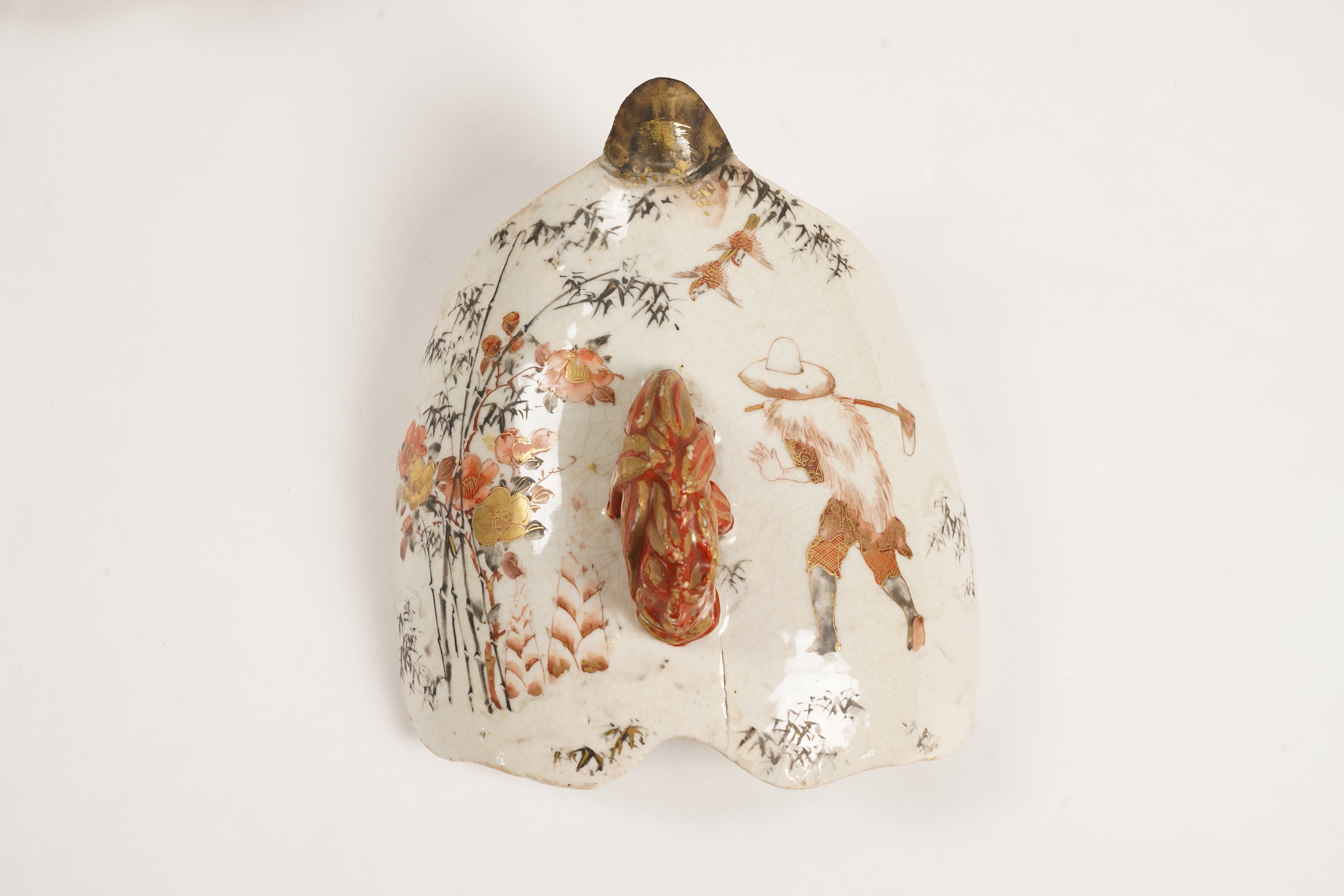 An unusual Japanese Kutani shell shaped vessel, 19th century